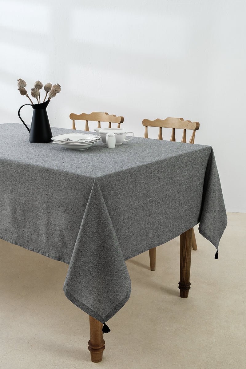 Load image into Gallery viewer, Selendi Black Tablecloth 150x250
